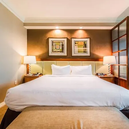 Signature Suites By Voyargo Deluxe Strip View Studios